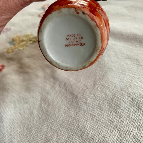 Vintage Asian Man Sitting on Barrel Figurine. Occupied Japan. 5"H x 4"W - Picture 10 of 16